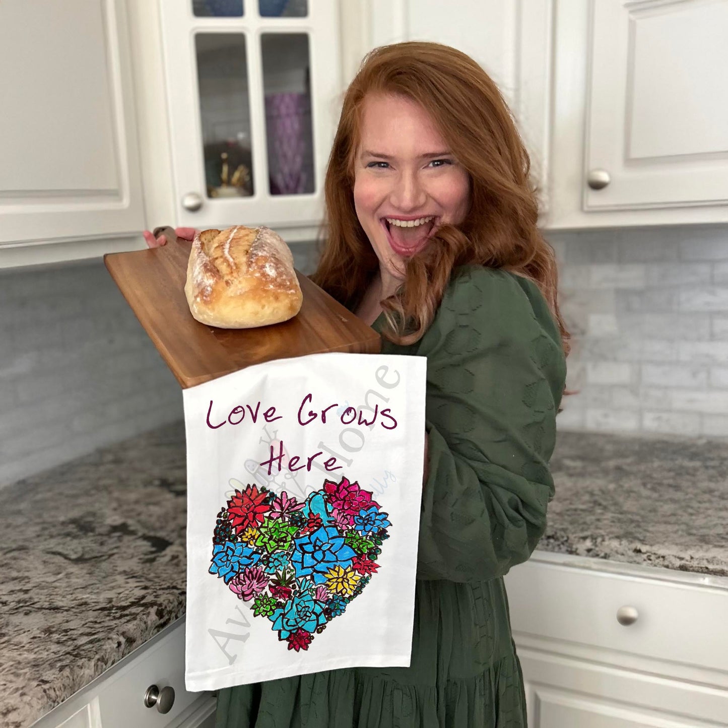 Love Grows Here Tea Towel – Heart & Flowers Gift